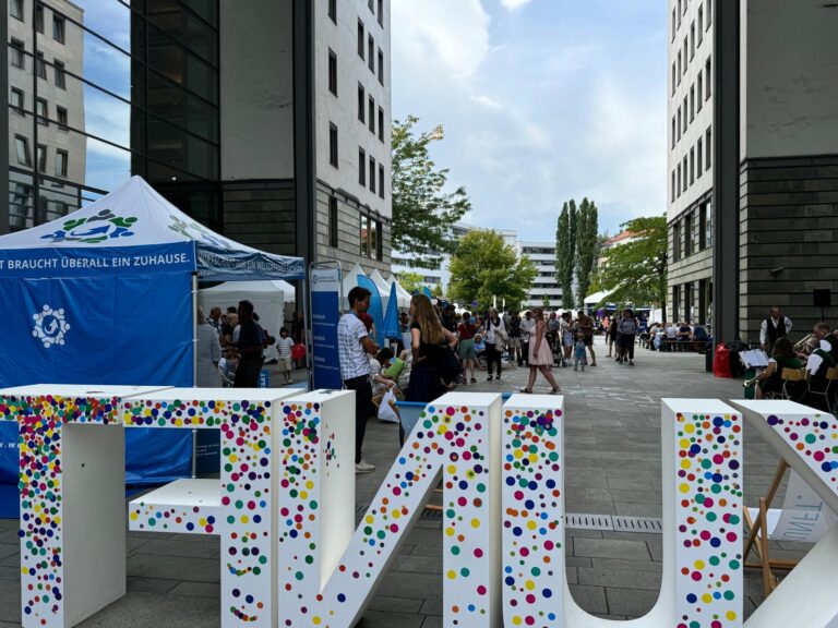 Buntes Treiben beim diesjährigen Offenen Regierungsviertel